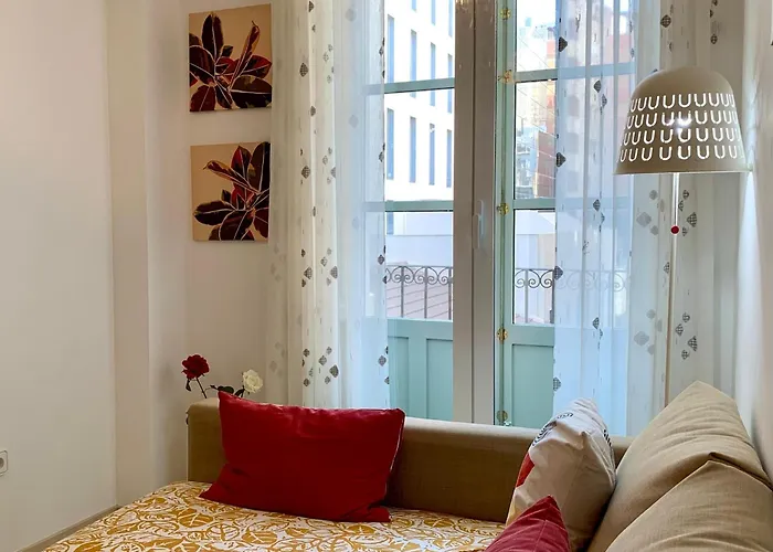 Charming Flat At Historic Centre & Short Walk To Apartmán